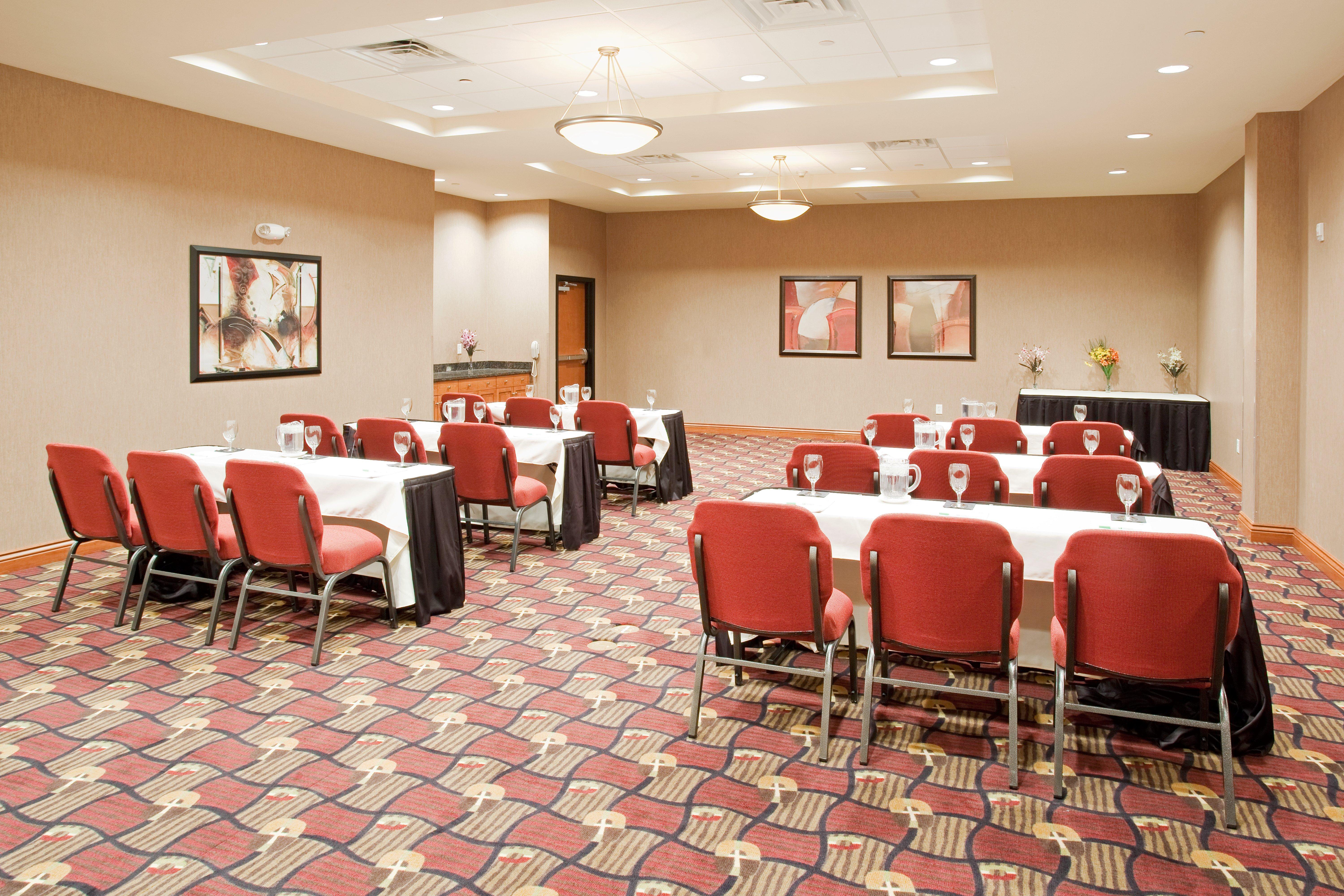 Holiday Inn Hotel & Suites Grand Junction-Airport By Ihg Exterior photo